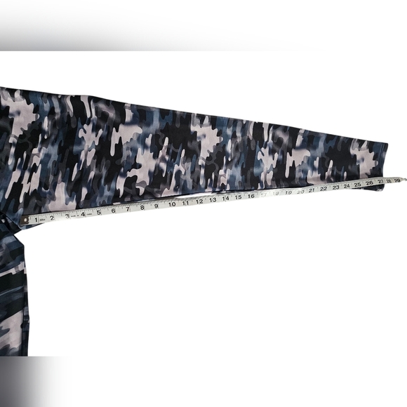 Onzie Black and Blue Leggings Urban Camouflage Stretch Size Medium - Picture 4 of 6